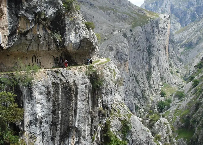 Fraguas Llanes, Gulpiyuri, Bufones